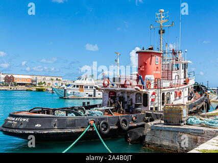 HAMILTON, Bermudes - Juillet 12, 2017 : Les Bermudes sont un mélange de culture américaine et britannique, qui peut être trouvé dans la capitale, Hamilton. Son Royal Naval D Banque D'Images