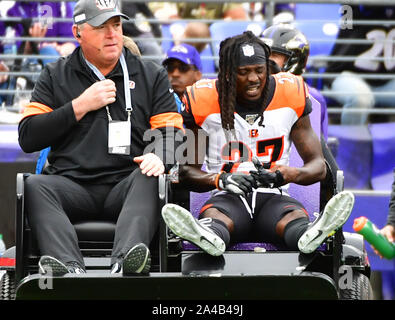 Baltimore, États-Unis. 13 Oct, 2019. Cincinnati Bengals Dre évoluait Kirkpatrick (27 feuilles) avec une blessure contre le Baltimore Ravens durant la première moitié d'un match de la NFL à M&T Bank Stadium à Baltimore, Maryland, dimanche, 13 octobre 2019. Photo de David Tulis/UPI UPI : Crédit/Alamy Live News Banque D'Images