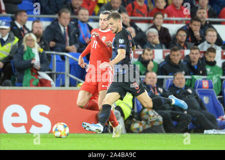 Cardiff, Wales, UK. 13 octobre 2019. Gareth Bale de galles et Borna Barisic de Croatie au cours de l'UEFA European Championship match entre le Pays de Galles et la Croatie au Cardiff City Stadium, Cardiff le dimanche 13 octobre 2019. (Crédit : Jeff Thomas | MI News )usage éditorial seulement Crédit : MI News & Sport /Alamy Live News Banque D'Images