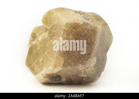 Rocher de la sodalite minéral du Brésil isolé sur un fond blanc, pur Banque D'Images