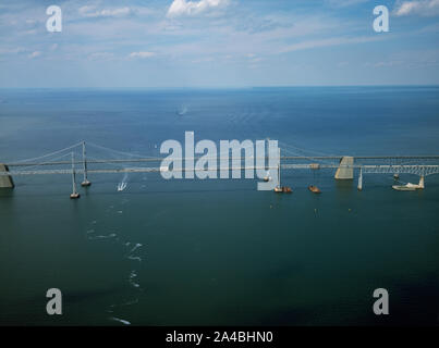 Le Chesapeake Bay Bridge, officiellement de l'William Preston Lane, Jr. Memorial Bridge, reliant la capitale du Maryland, Annapolis, Maryland, avec Eastern Shore dans le comté de Queen Anne Banque D'Images