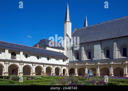 Cloître de l'abbaye de Fontevraud Indre et Loire France Banque D'Images