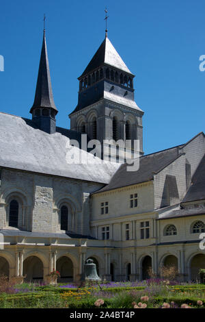 Cloître de l'abbaye de Fontevraud Indre et Loire France Banque D'Images