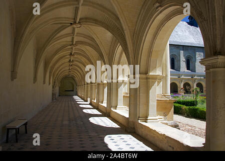 Cloître de l'abbaye de Fontevraud Indre et Loire France Banque D'Images