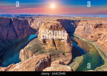 Horseshoe Bend canyon pittoresque surplombant la rivière Colorado en Arizona, États-Unis Banque D'Images