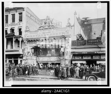 Le chef du théâtre, 507 Ninth Street, N.W., Washington, D.C., montrant l'American Comedy film The Kid (1921). Banque D'Images