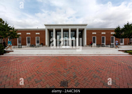 Le Milton S. Eisenhower Library, qui fait partie de l'Université Johns Hopkins, les bibliothèques Sheridan est la principale bibliothèque de recherche et la plus grande d'un réseau de bibliothèques à l'Université Johns Hopkins à Baltimore, Maryland Banque D'Images