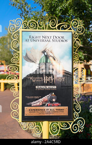 Signe, poster avec les directions de Traverse et attraction du Wizarding World of Harry Potter à Universal Studios Resort, Orlando, Floride, USA Banque D'Images