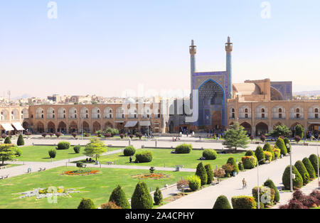 La mosquée d'Imam et de Naqsh-e Jahan Shah (Square Square, Place Imam), deuxième plus grande place du monde, Isfahan, Iran. Vue du palais Ali Qapu. W de l'UNESCO Banque D'Images