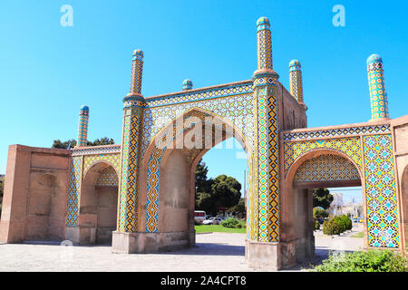 Qazvin Gateway (Darbe Kushk Gate), l'une des neuf portes de la ville, à l'époque Qajare Qazvin, en Iran Banque D'Images