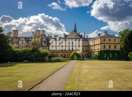 Retour Pelouses du Trinity College (nom complet: Le Collège de la Sainte Trinité Et Indivise à l'Université d'Oxford) à Oxford, au Royaume-Uni. Banque D'Images