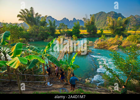 La beauté de la chute d'eau Ban Gioc à CAO Bang, au Vietnam en temps de récolte. Banque D'Images