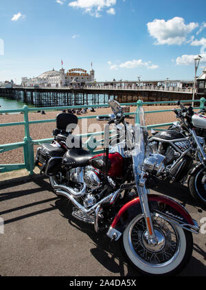 Un motard week-end à l'Ace Cafe à Brighton, Sussex Banque D'Images