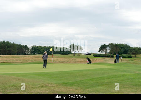 Etretat, Seine-Maritime / France - 14 août 2019 : les gens ont plaisir à jouer le golf d'Etretat sur la côte normande Banque D'Images