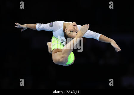 Flavia Saraiva (BRA), 13 octobre 2019 - La gymnastique artistique : Les championnats du monde de gymnastique artistique 2019, les finales de l'exercice au sol Appareils Hanns-Martin-Schleyer-Halle à Stuttgart, Allemagne. (Photo par Yohei Osada/AFLO SPORT) Banque D'Images