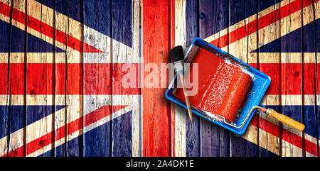 Outils de peinture texturée sur Royaume-uni signalés ci-dessus de table en bois Banque D'Images