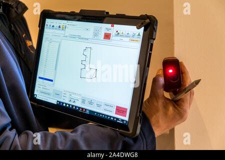 Des mesures DES PROPRIÉTÉS DE L'illustration, LE CALCUL DE LA SUPERFICIE Loi Carrez, DIAGNOSTICS DE BIENS IMMOBILIERS, DANS UN APPARTEMENT, PARIS (75) Banque D'Images