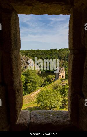 Château fort médiéval de CROZANT, CROZANT, (23) CREUSE, NOUVEAU AQUITAINE, FRANCE Banque D'Images