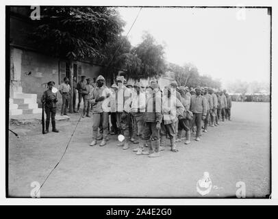 L'abandon de Jérusalem aux Britanniques le 9 décembre, 1917. Prisonniers turcs. Banque D'Images