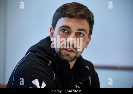 Harburg, Allemagne. 14Th Oct, 2019. Allemand : Hockey Hockey Federation (DHB), conférence de presse pour la qualification olympique des femmes et des hommes (2. à 3.11.2019). Acteur National Tobias Hauke (Harvestehuder THC) assiste à la conférence de presse. Credit : Georg Wendt/dpa/Alamy Live News Banque D'Images