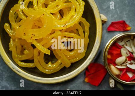 Jalebi / Jilebi - populaires pakistanais indien sweet faites pendant Diwali festival, selective focus Banque D'Images