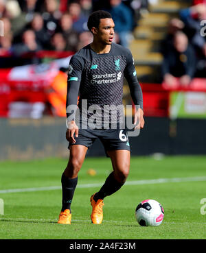 Trent de Liverpool en action lors d'Alexander-Arnold la Premier League match Northamptonshire, à Sheffield. Banque D'Images