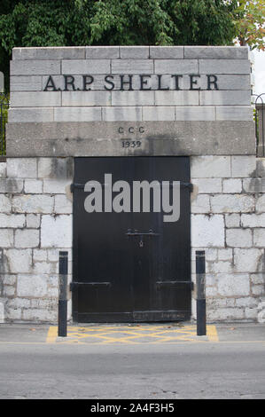 Gibraltar, Royaume-Uni - 27 juillet 2019 - 1939 abris de protection de l'Air britannique à Gibraltar. Côte ouest. Territoire britannique d'outre-mer Banque D'Images