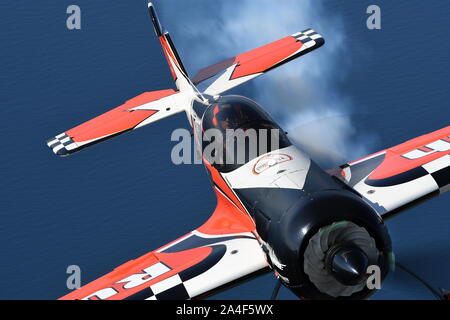 Affichage de voltige, Sukhoi Su-26MX d'aéronefs exploités par 'DNÉERLANDAIS RUSH'. Banque D'Images