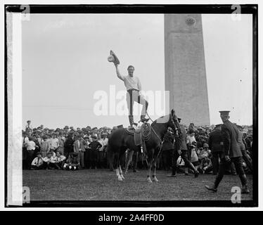 Tom Mix divertit les garçons sur Eclipse, 5/21/25 Banque D'Images