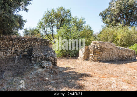 Le reste de la partie de l'aqueduc de la Mission San Buenaventura, un 7-mile de long que l'eau du système livré de San Antonio Creek. Banque D'Images