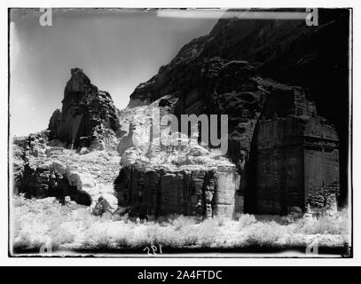 La Cisjordanie. Petra. Types de tombeau. Sik inférieur. Banque D'Images