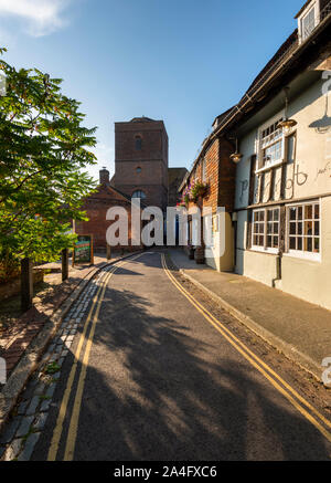 Le Parrot public house. Un bâtiment du xiiie siècle sur la rue Radigunds au cœur de Canterbury, Kent. Banque D'Images