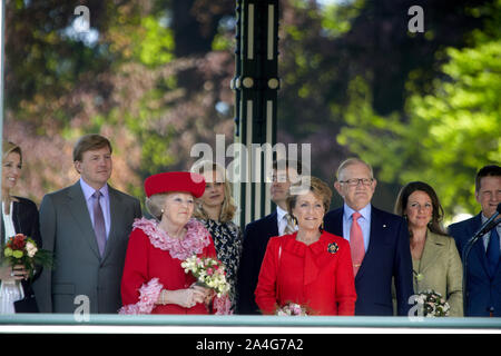 Nederland Apeldoorn queen s day Queen Beatrix princesse Maxima, Margriet, MEbel Wisse Smit, prince Willem Alexander 30-4-2009 photo Jaco Klamer Banque D'Images