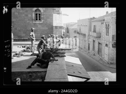 Derrière les troupes de sacs de sable sur le mur de l'hôpital français, vue de dessus Suleiman Ro[ad] Banque D'Images