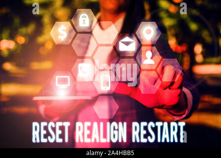 Écrit remarque montrant Réinitialiser réaligner redémarrer. Concept d'affaires pour la vie l'audit va vous aider à mettre les choses en perspectives Banque D'Images