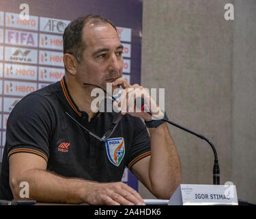 Kolkata, Inde. 14Th Oct, 2019. Igor Stimac(coach-Indien) à l'équipe de football nationale conférence de presse d'avant match à Kolkata sur 14thOct, 2019 Avant la ronde 3 match de qualification COUPE DU MONDE 2022 Qatar et déroulées D 2023 entre l'INDE ET LE BANGLADESH à être joué à saltlake stadium, Calcutta le 15 Oct, 2019 (photo de Amlan Biswas/Pacific Press) Credit : Pacific Press Agency/Alamy Live News Banque D'Images