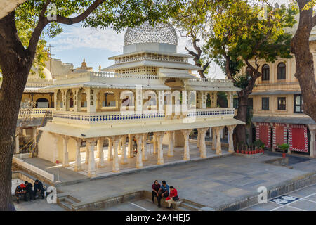 Udaipur, Inde - 17 Février 2019 : Chowmukha pavillon de City Palace à Udaipur. Rajasthan Banque D'Images