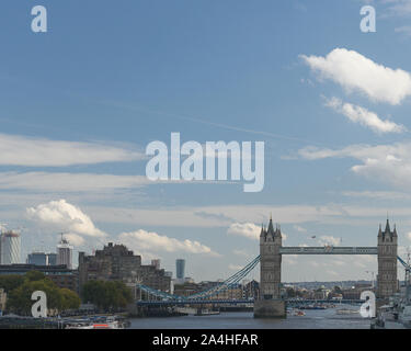 Le Pont de Londres dans un Paysage Urbain Banque D'Images