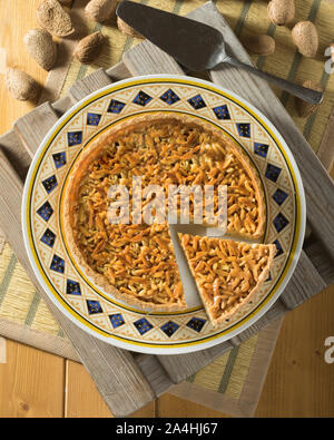 Tarte de amêndoa Algarvia. Tarte aux amandes portugais. Le Portugal l'alimentation Banque D'Images