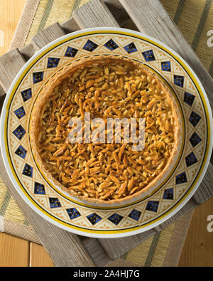 Tarte de amêndoa Algarvia. Tarte aux amandes portugais. Le Portugal l'alimentation Banque D'Images