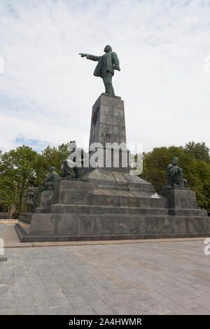 Sébastopol, en Crimée, la Russie - le 24 juillet 2019 : Monument de Vladimir Ilitch Lénine sur le haut de la colline centrale à Sébastopol, en Crimée Banque D'Images