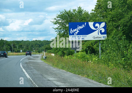 Québec, Canada. Jul 2019. Québec bienvenue panneau routier de l'accueil des visiteurs au Canada. Banque D'Images