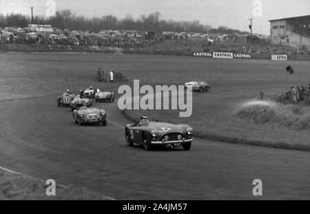 A.C. Ace , Warnwell F., Brands Hatch sports car racing Boxing Day meeting 1957. Banque D'Images
