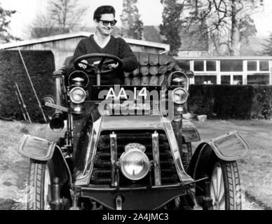 Roy Orbison en Panhard Levassor à Beaulieu 1965. Banque D'Images