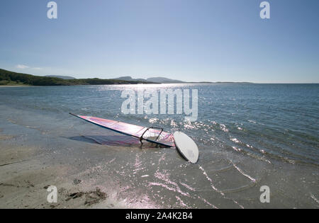 Planche de surf à Stokkøya Banque D'Images