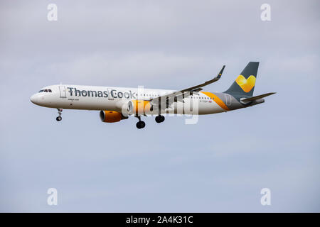 Thomas Cook Airlines, G-TCDH, Airbus A321-211, dans l'air et à l'entrée dans d'atterrir à l'aéroport de Bristol Banque D'Images