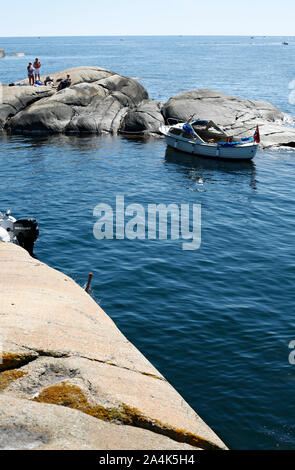 Les gens en train de bronzer sur une île, Vestfold, Norvège Banque D'Images