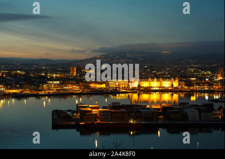 Oslo par nuit, vue en direction de Bjorvika Banque D'Images