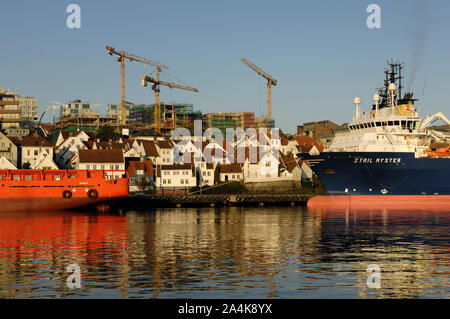 Des bateaux d'approvisionnement à l'étranger dans le port de Stavanger Banque D'Images