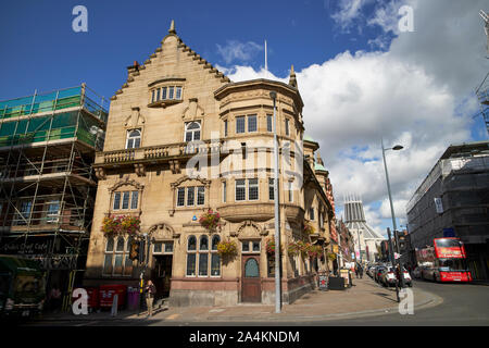 Salles à manger philharmonique pub au coin de Hope street et hardman street à Liverpool Angleterre UK Banque D'Images